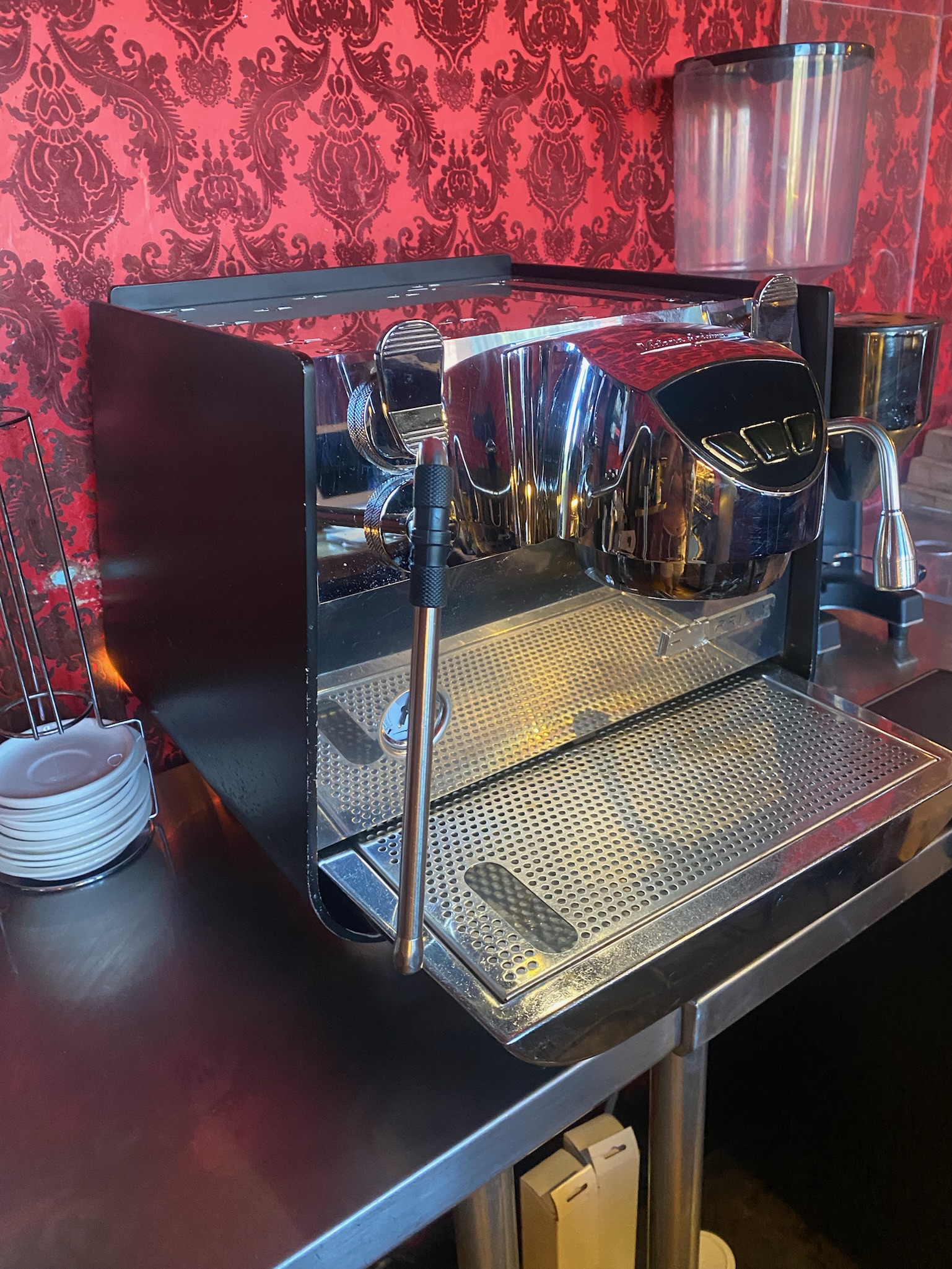 Victoria Arduino E1 Prima Espresso Machine Matte Black - Image 4